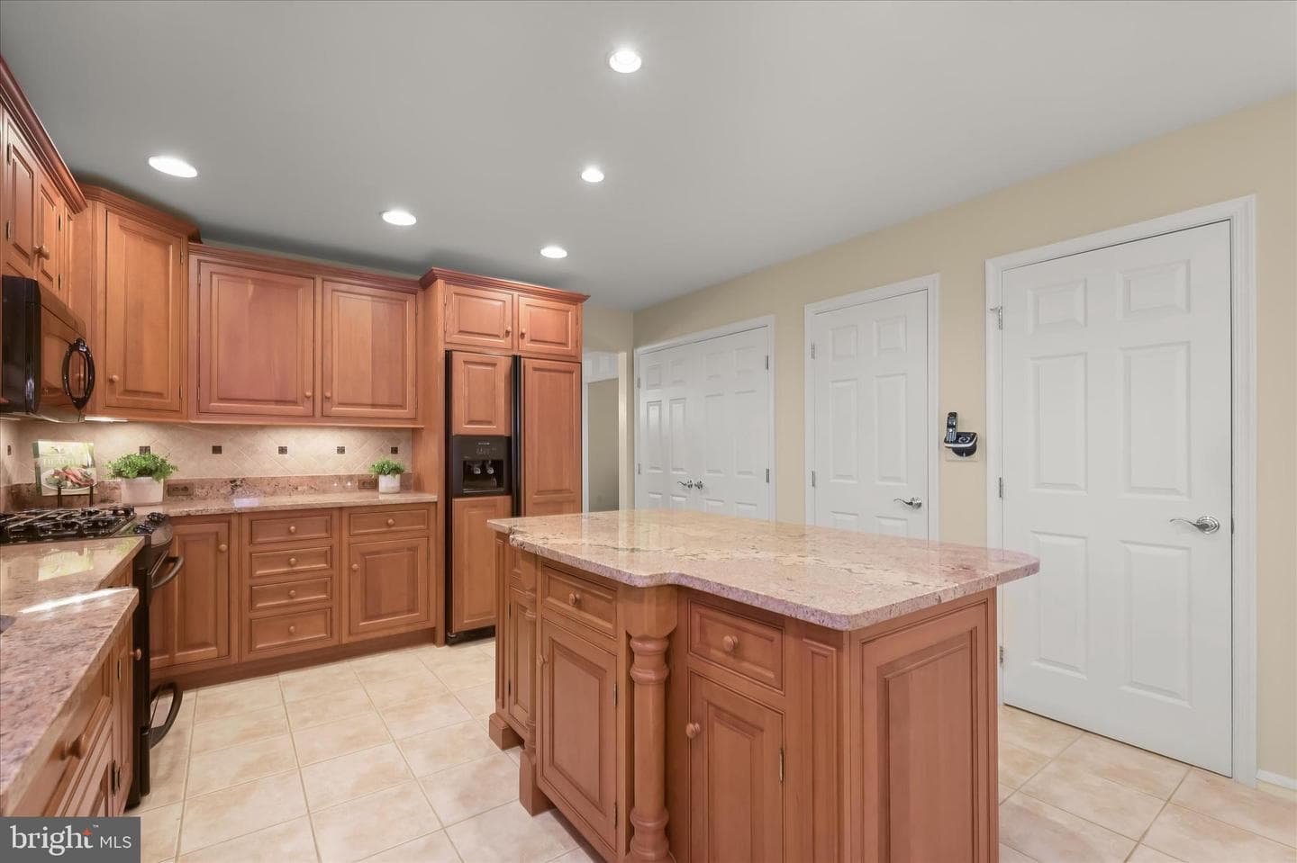 345 Derbyshire Lane photo 14