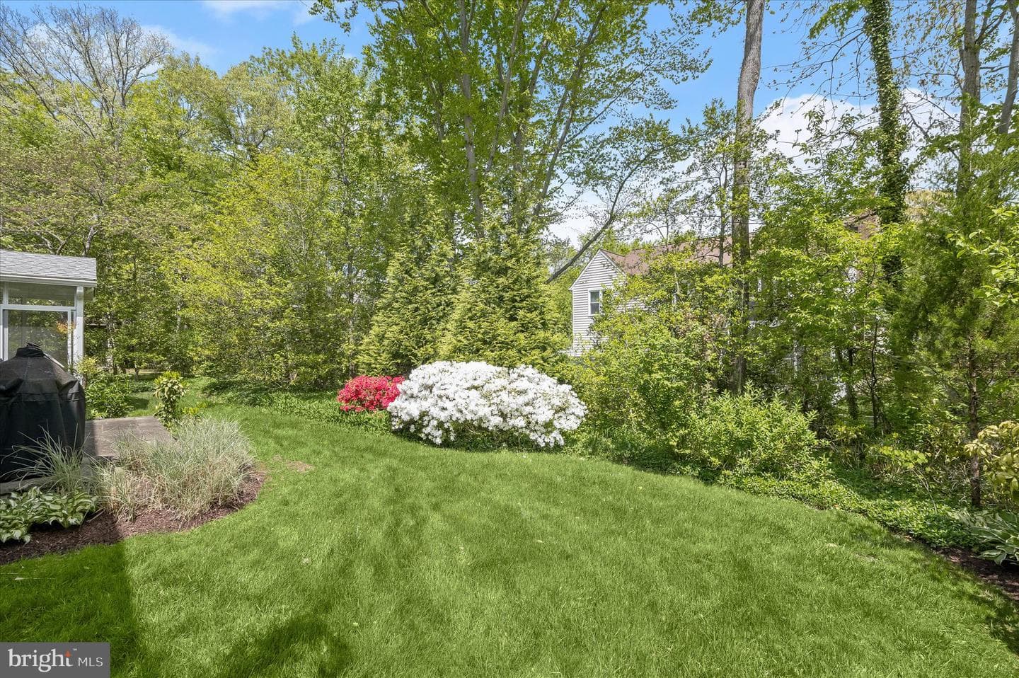 345 Derbyshire Lane photo 4