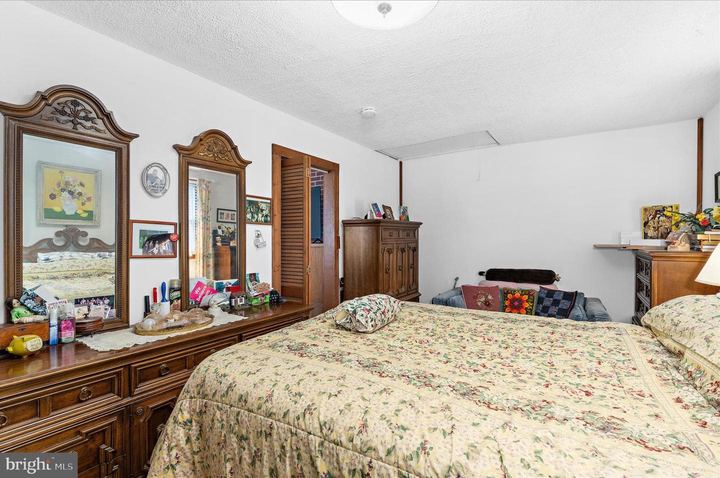115 Lockleven Drive photo 32