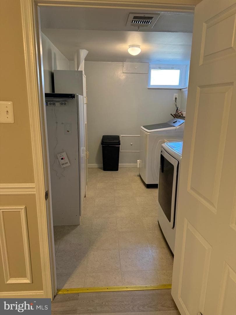 322 Cheddington Rd photo 36