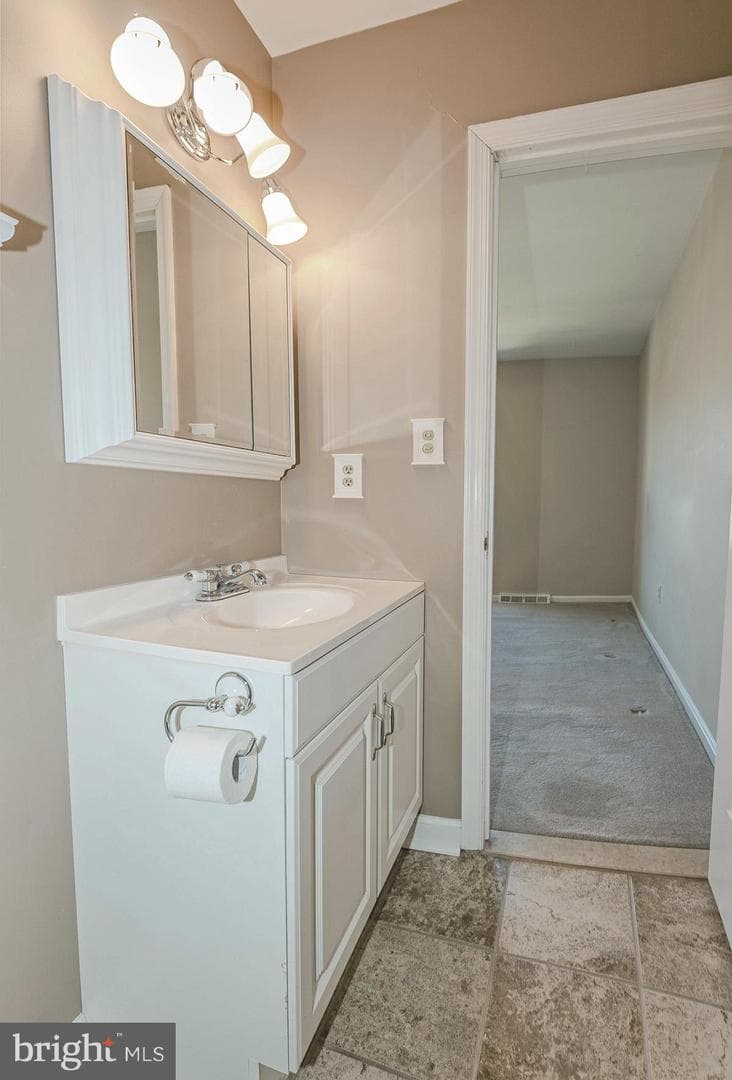 1467 Eagle Court photo 9