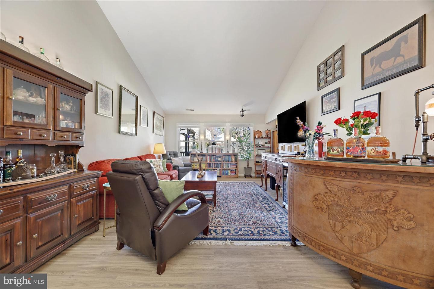 1873 Harcourt Avenue photo 8