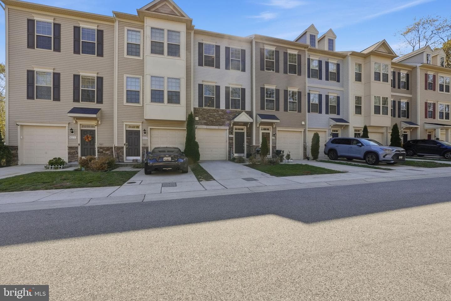 8219 Hollow Court photo 2