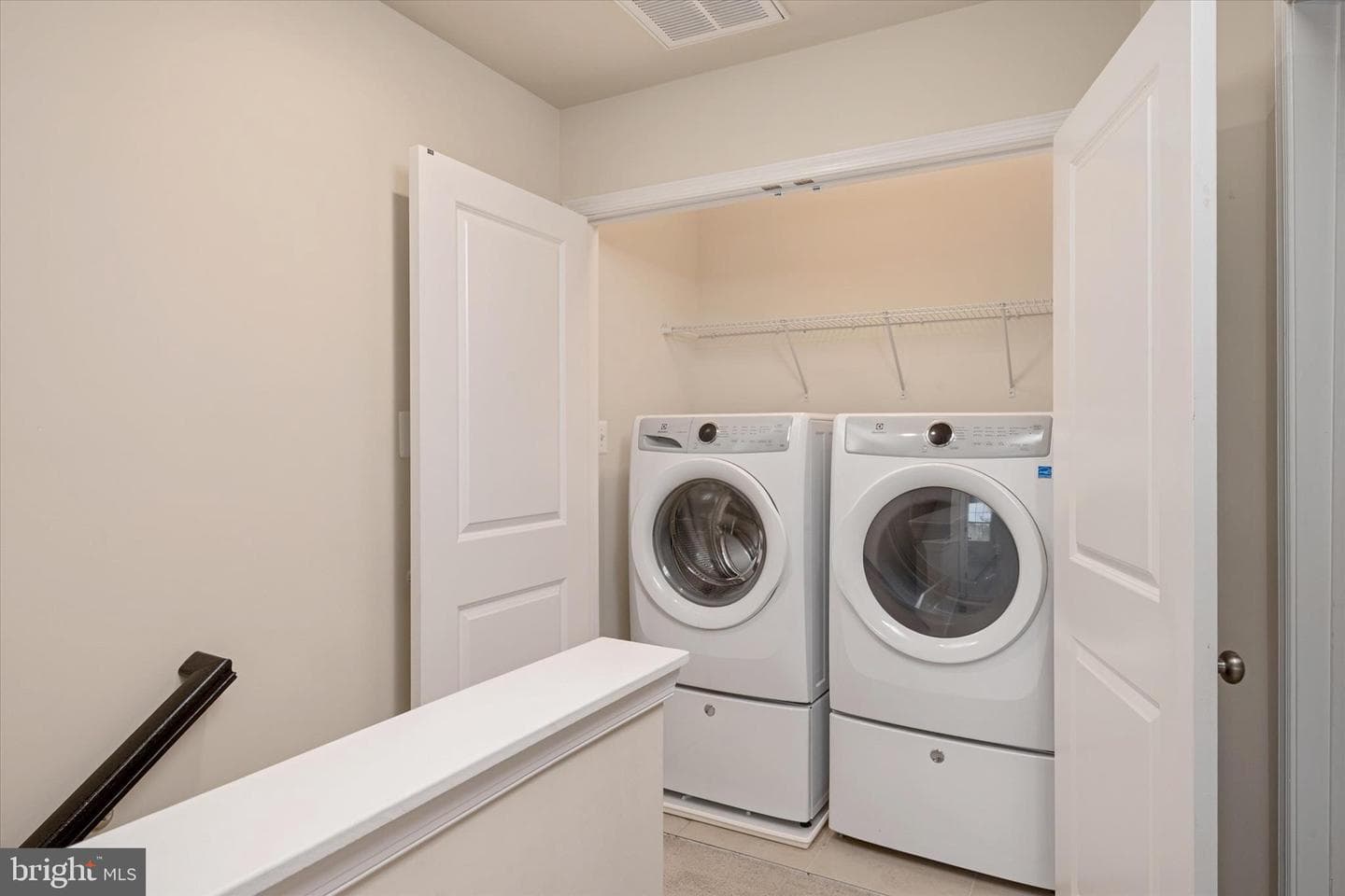 8339 Daydream Crescent photo 22