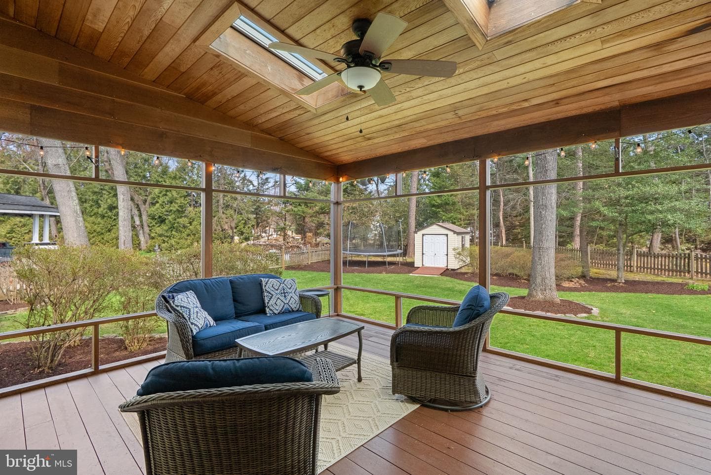 545 Devonshire Court photo 41
