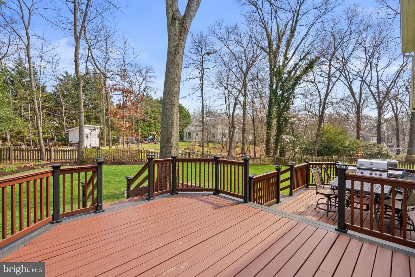 545 Devonshire Court photo 43