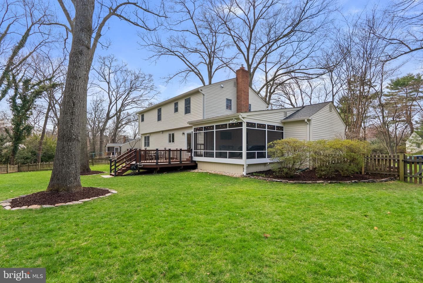 545 Devonshire Court photo 48
