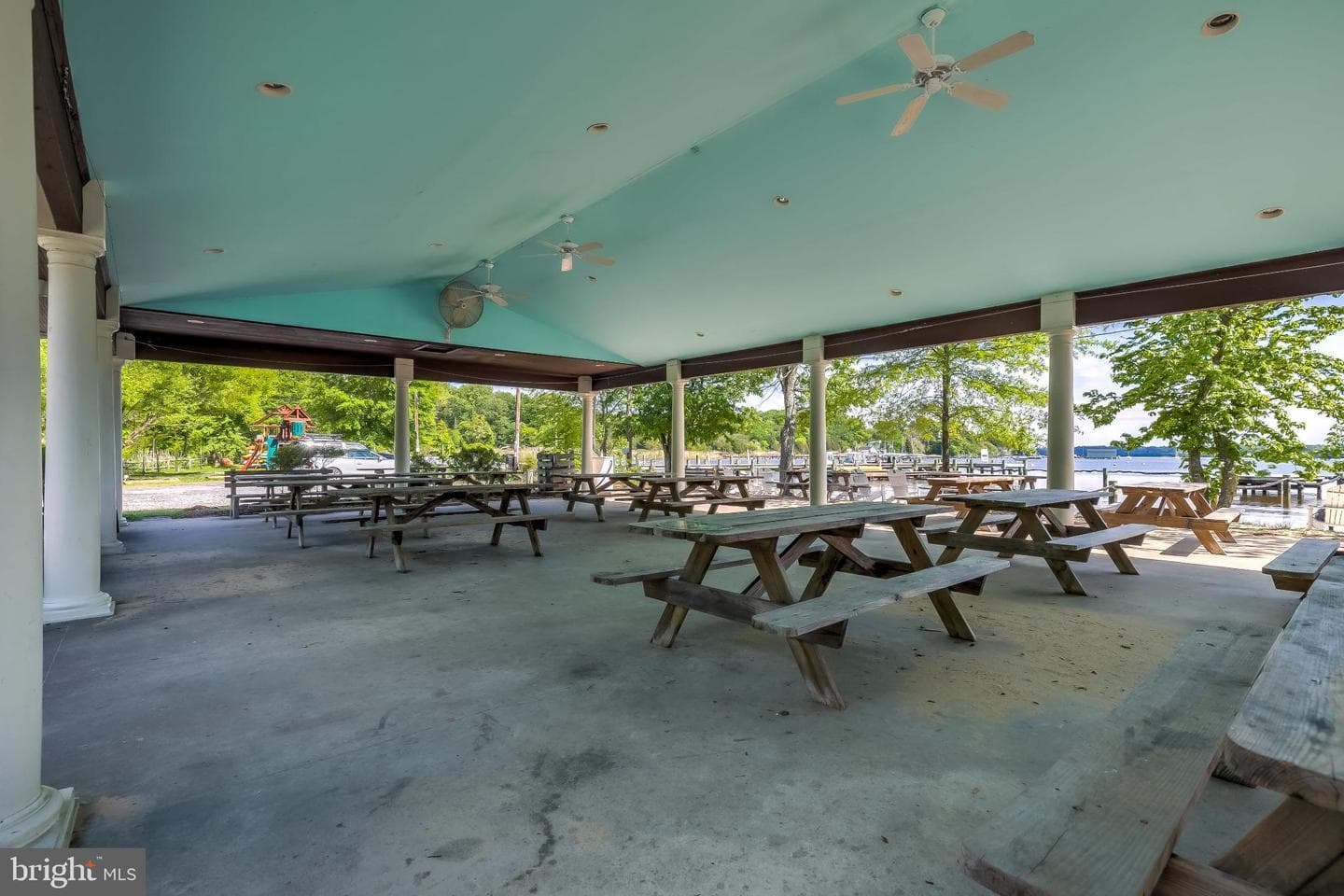 101 Avondale Circle photo 49