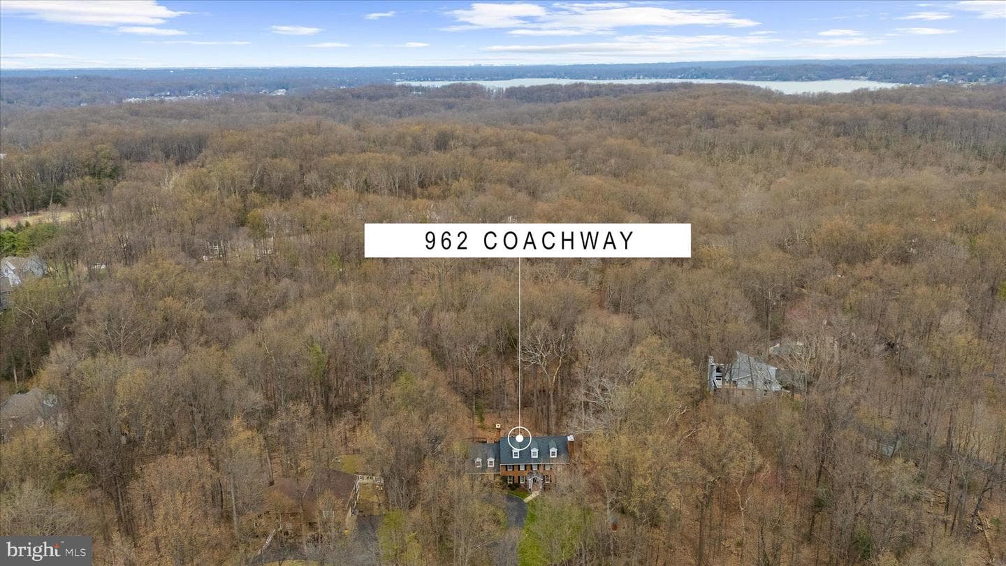 962 Coachway photo 103