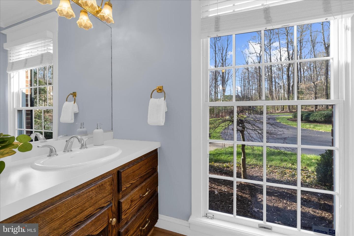 962 Coachway photo 23