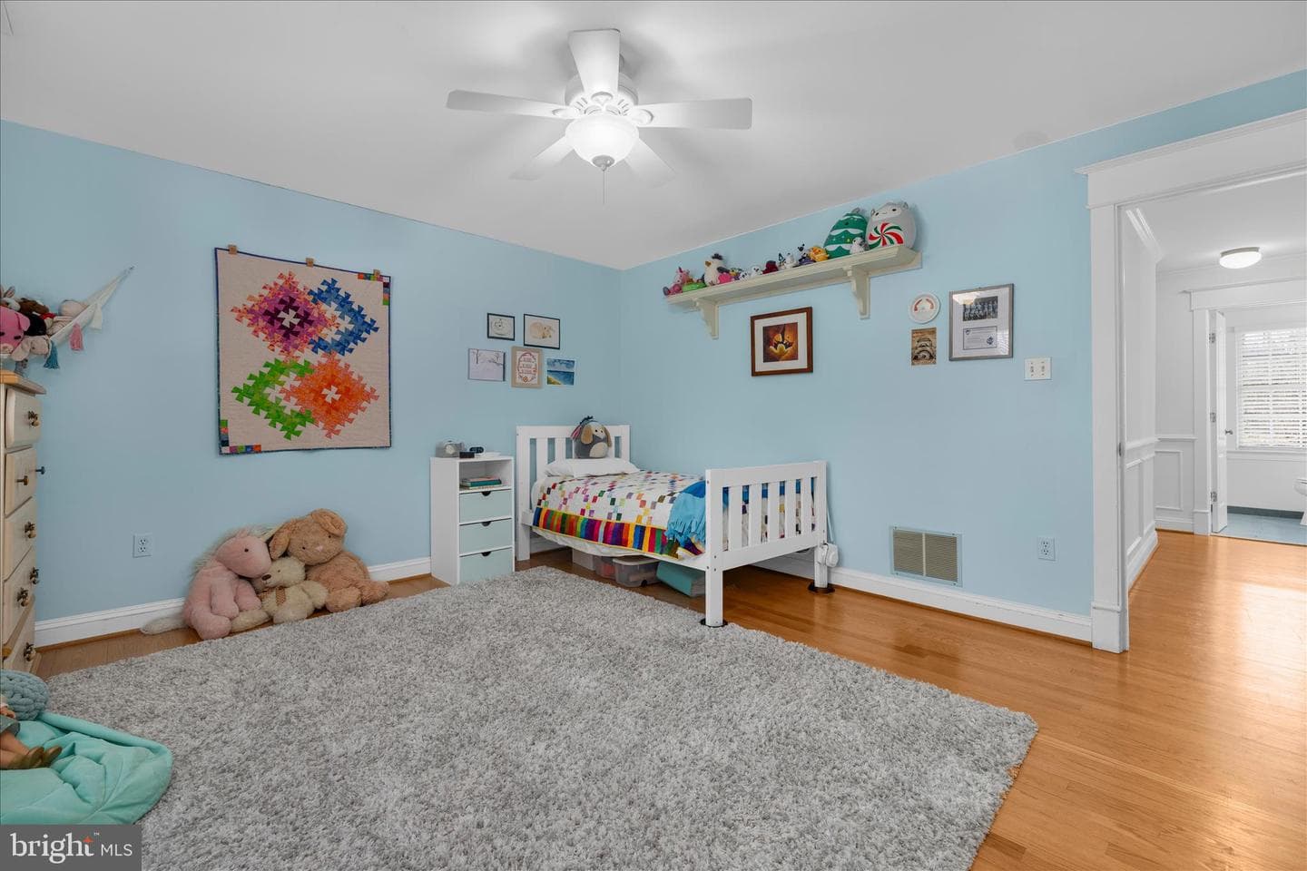 962 Coachway photo 31
