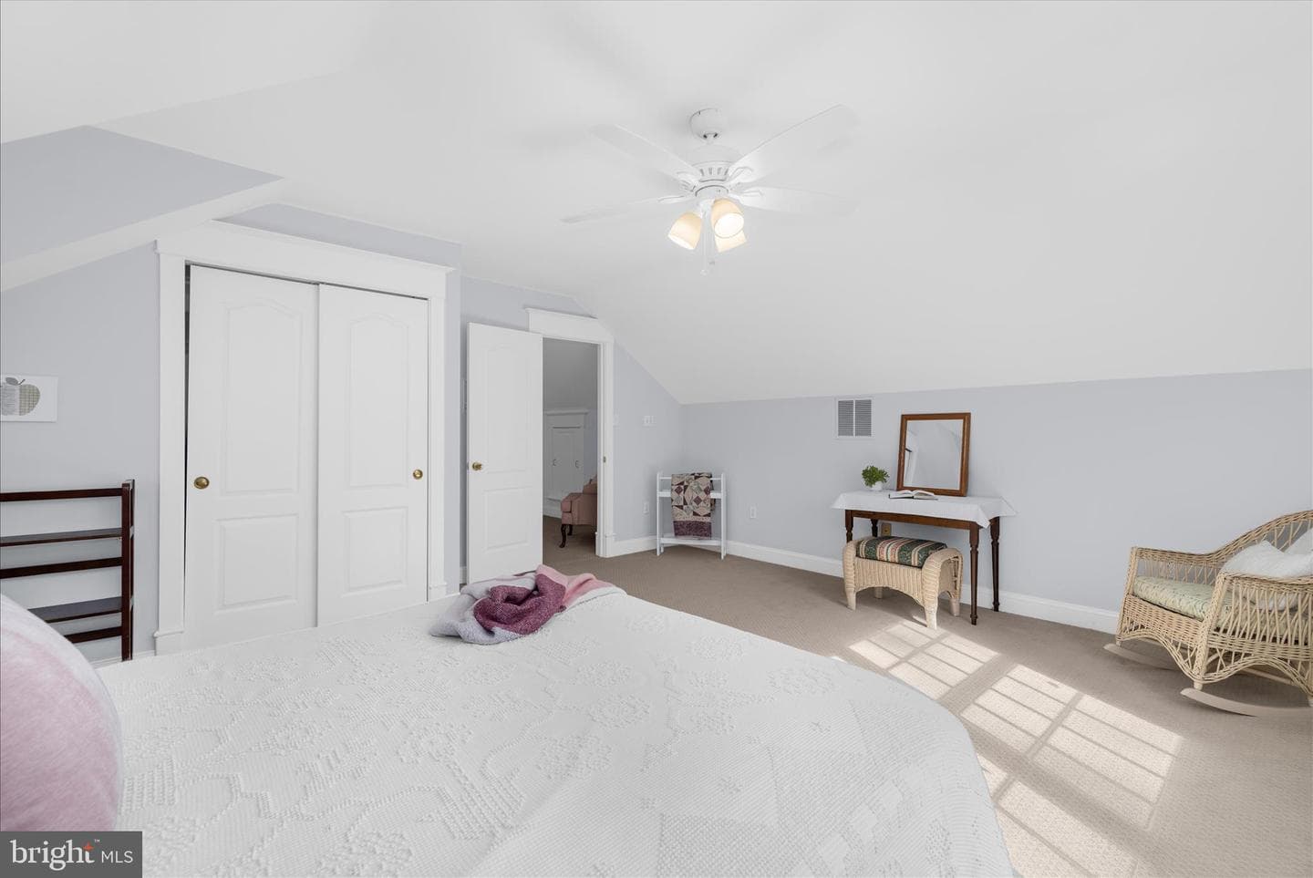 962 Coachway photo 59
