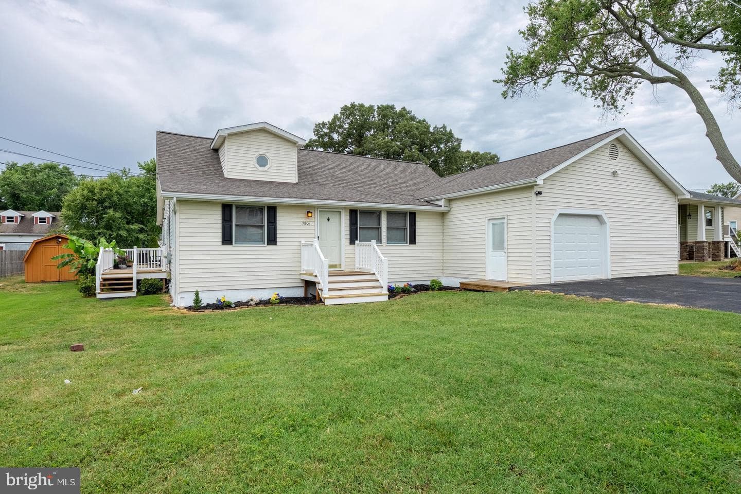 7806 Appletree Road photo 2
