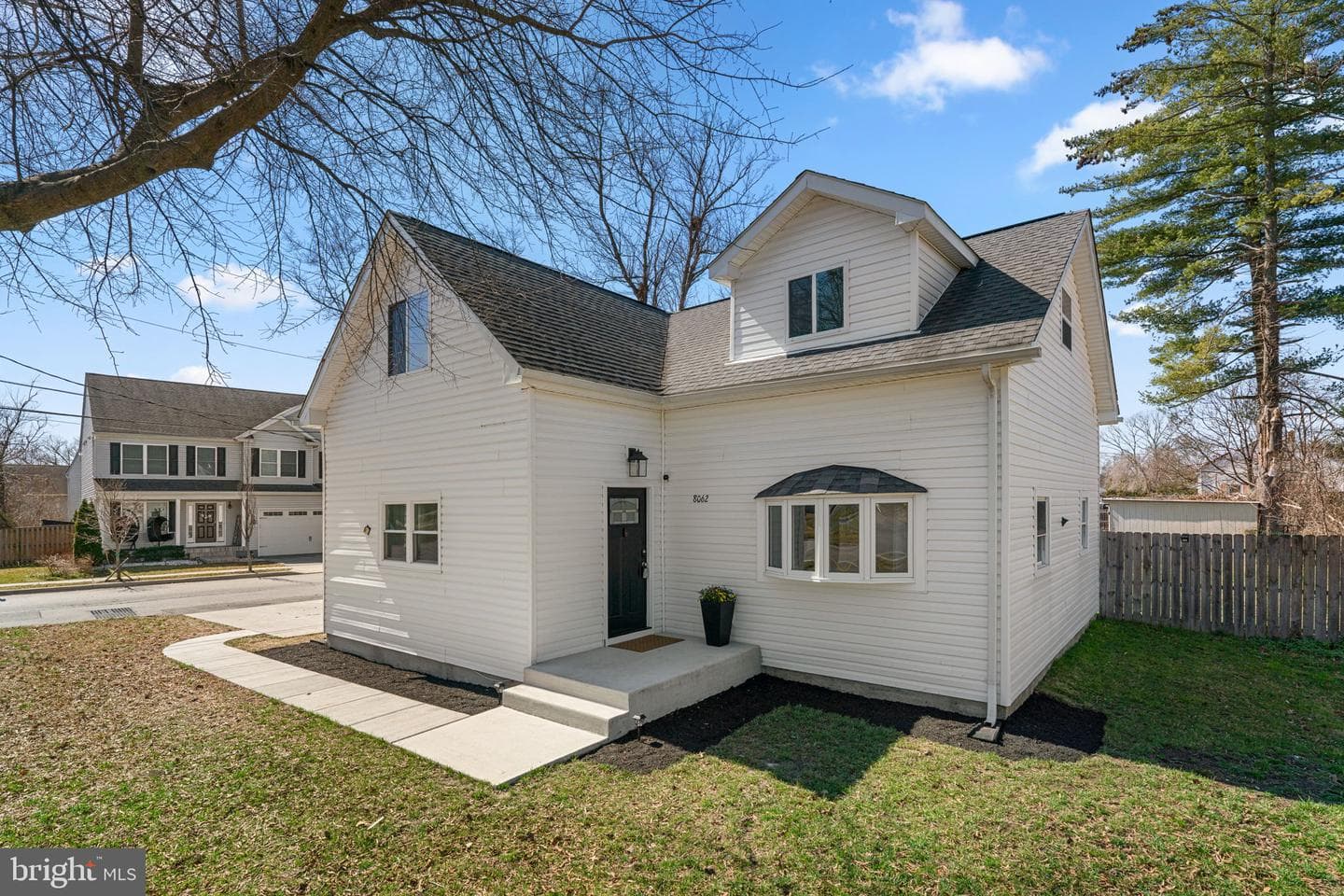 8062 Telegraph Road photo 1