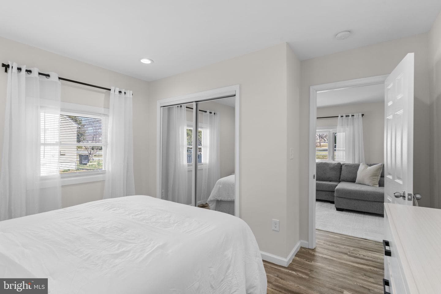 8062 Telegraph Road photo 18