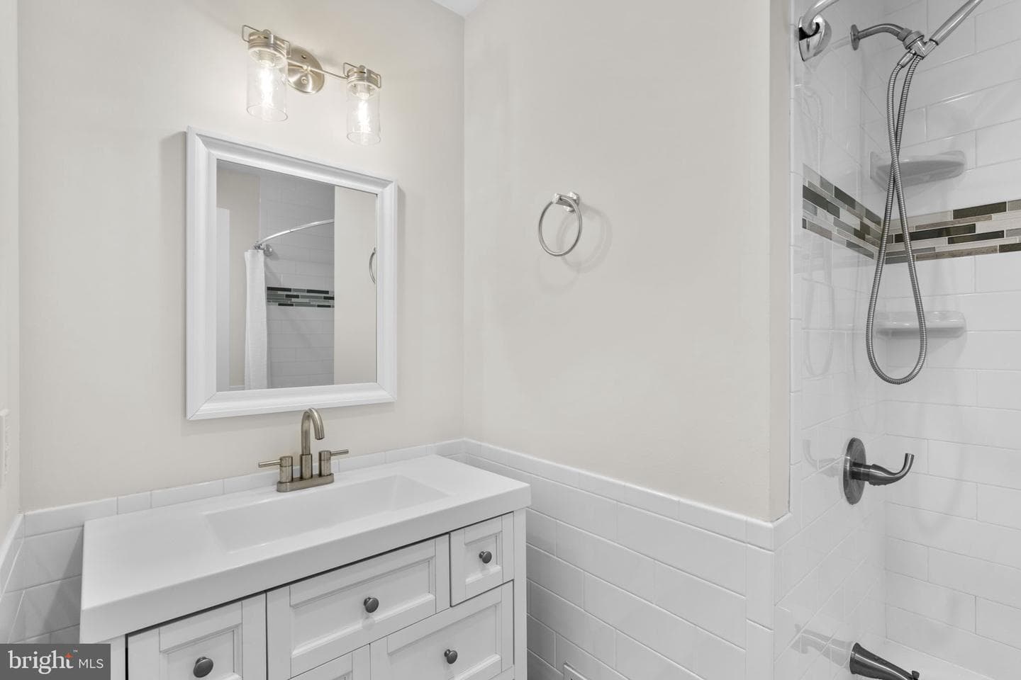 8062 Telegraph Road photo 19