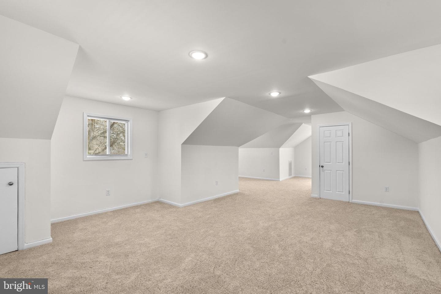 8062 Telegraph Road photo 24