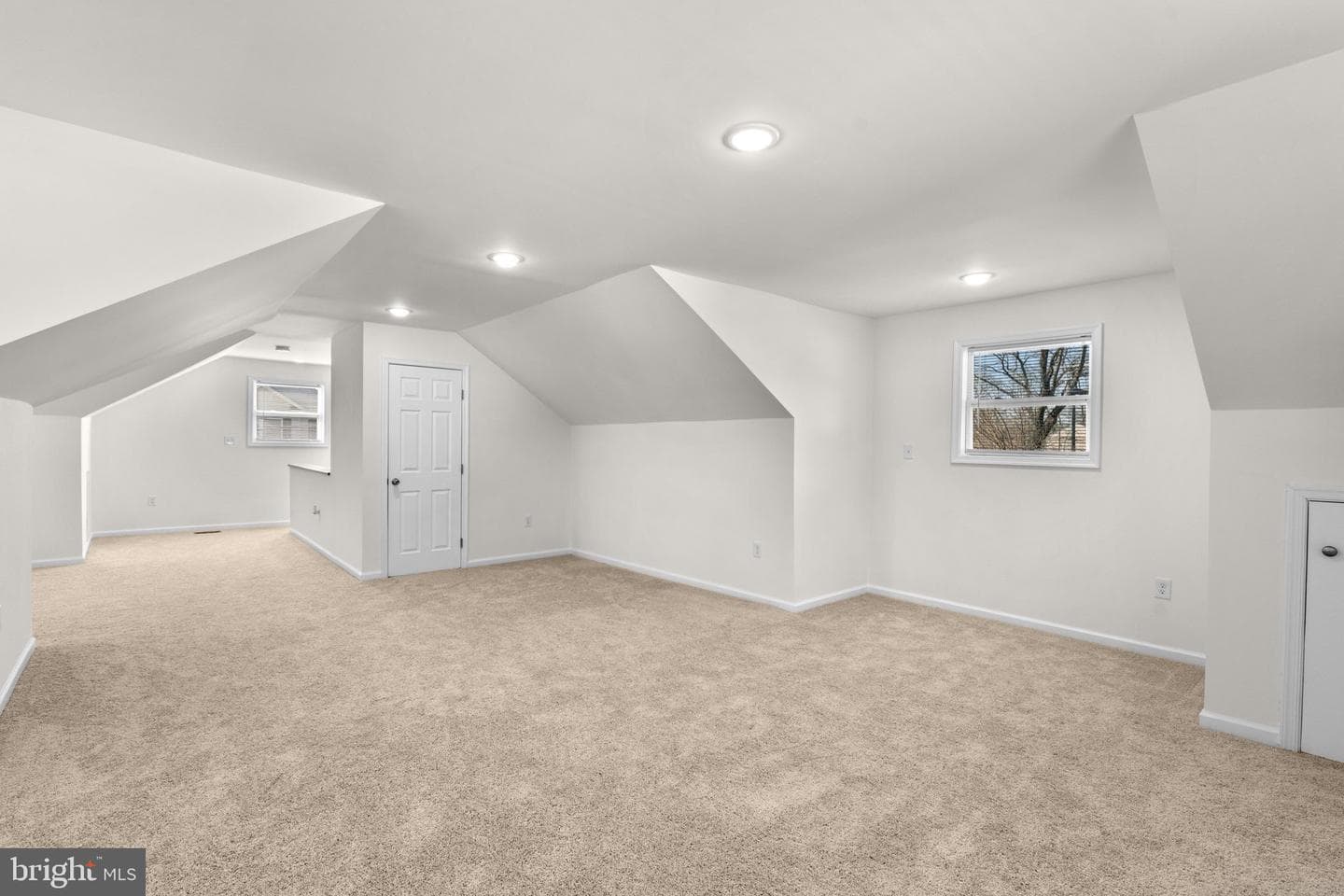 8062 Telegraph Road photo 25