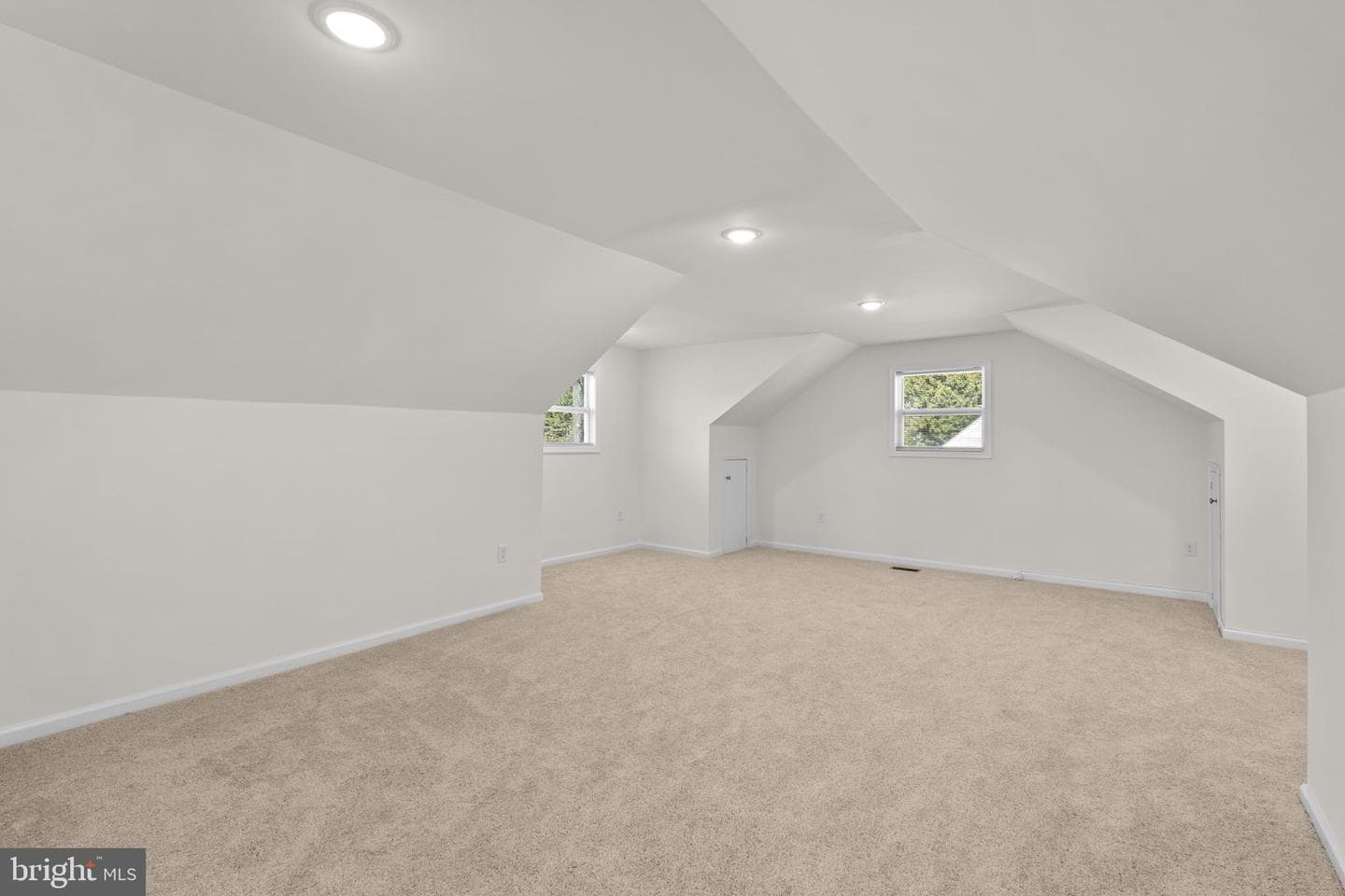 8062 Telegraph Road photo 26