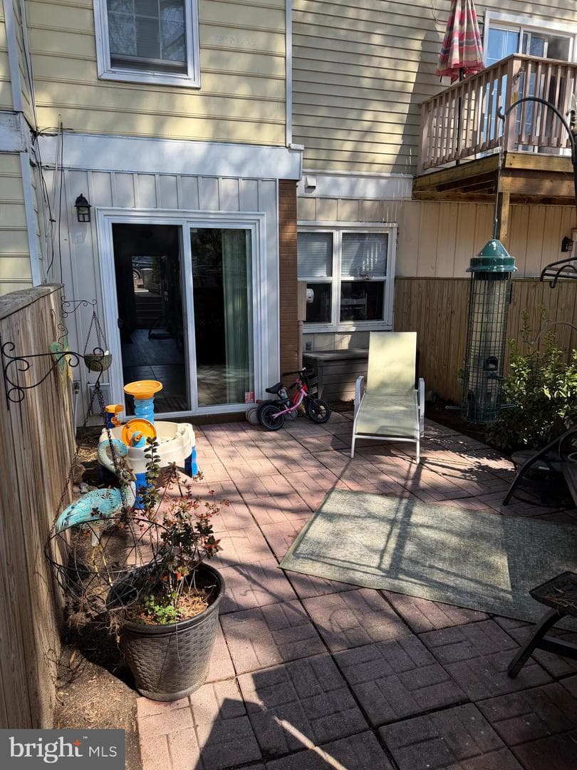 1542 Lowell Court photo 21