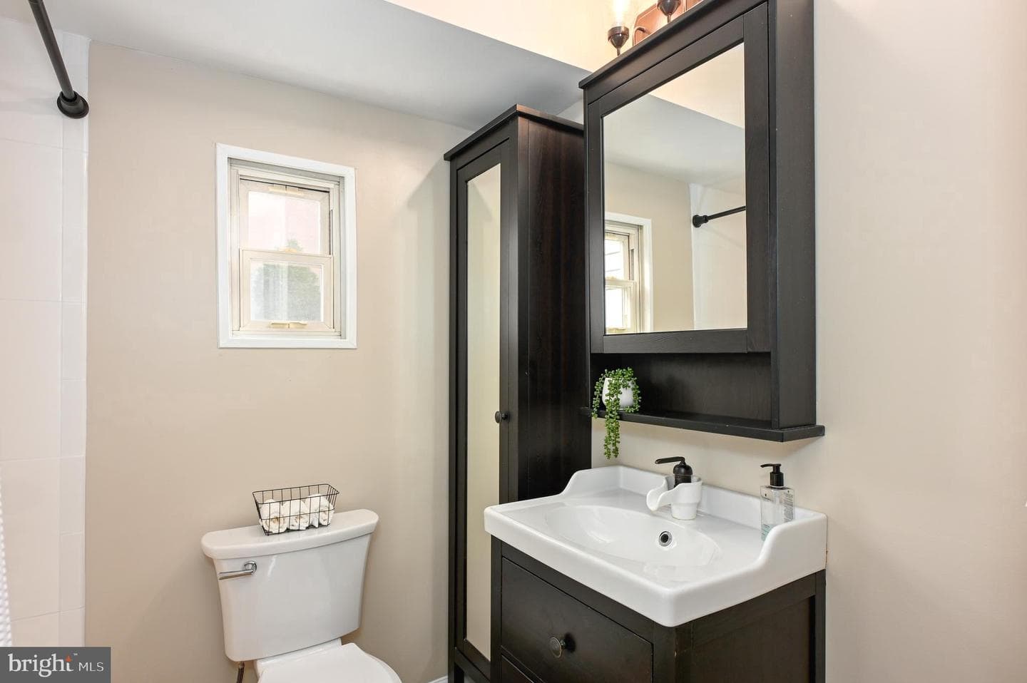 2142 Lake Drive photo 15