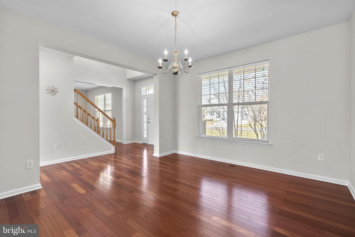 1413 Della Way photo 9