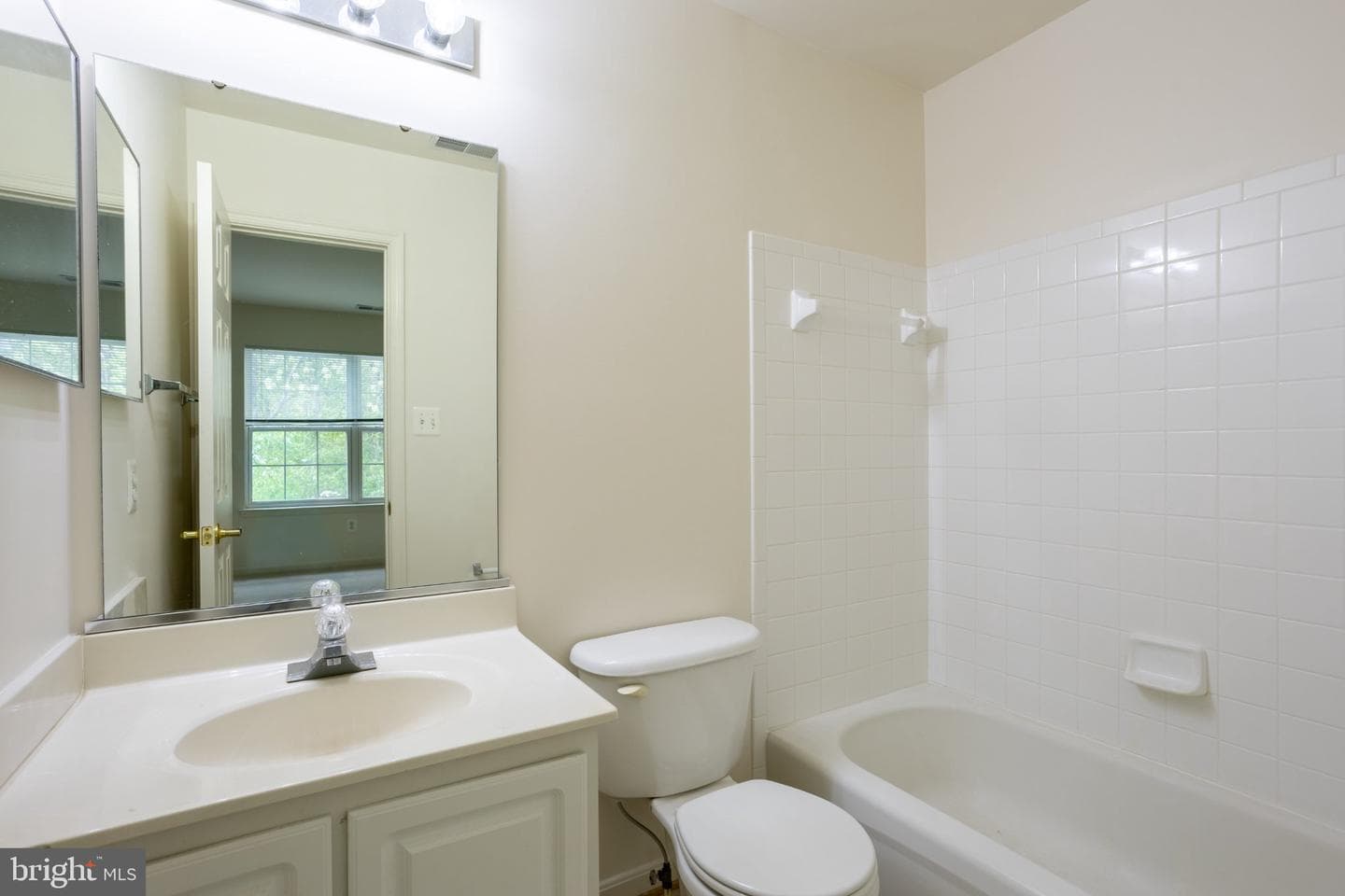 8031 Apple Valley Drive photo 21