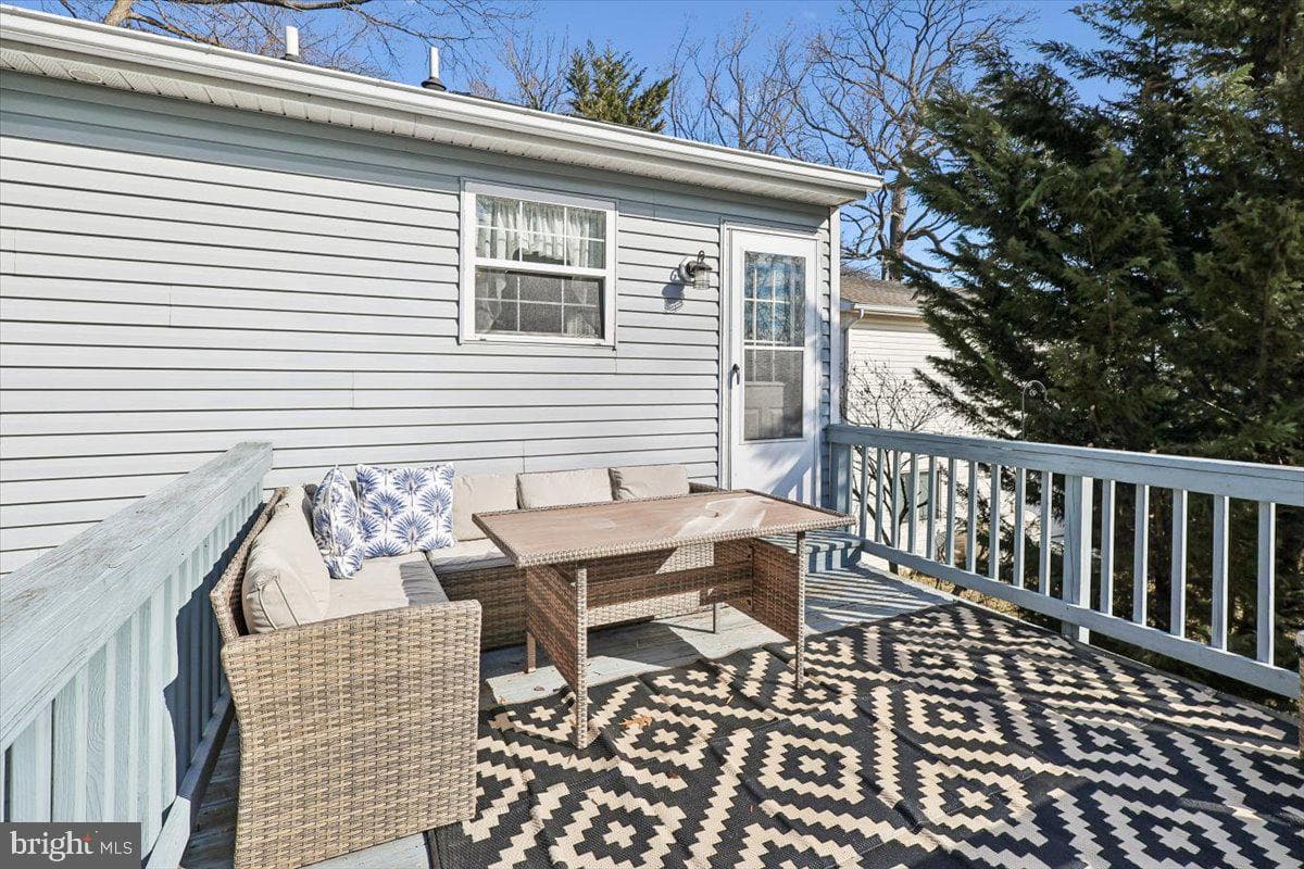390 Laurel Trail photo 19