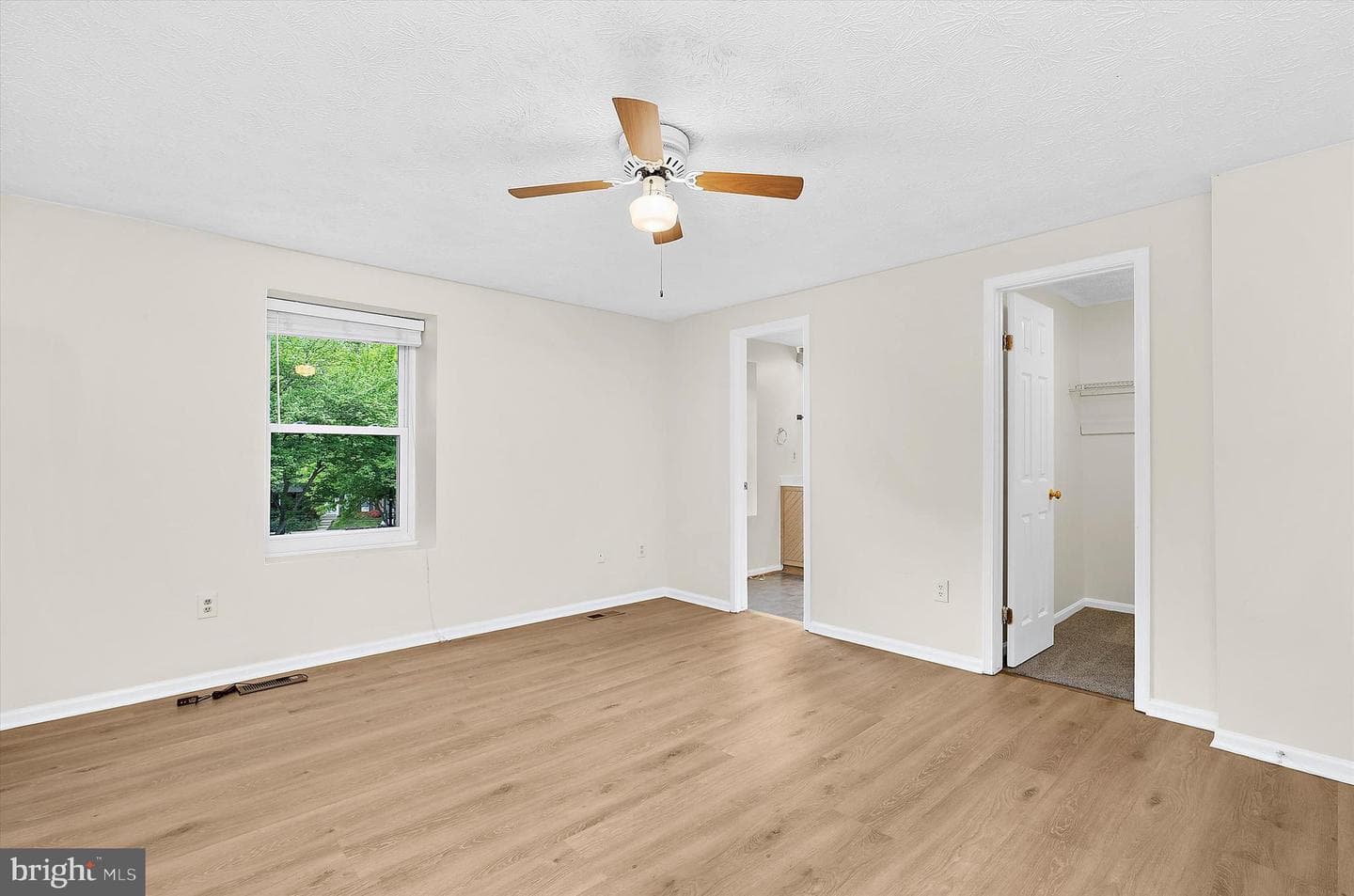 557 Bay Dale Court photo 24