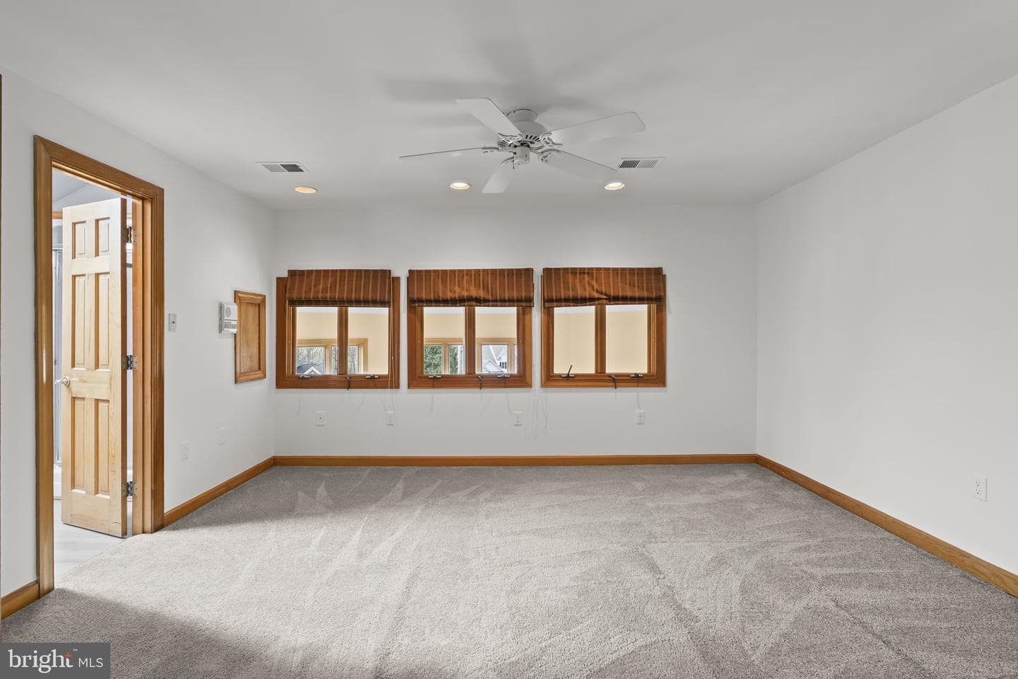 615 Traveller Court photo 48