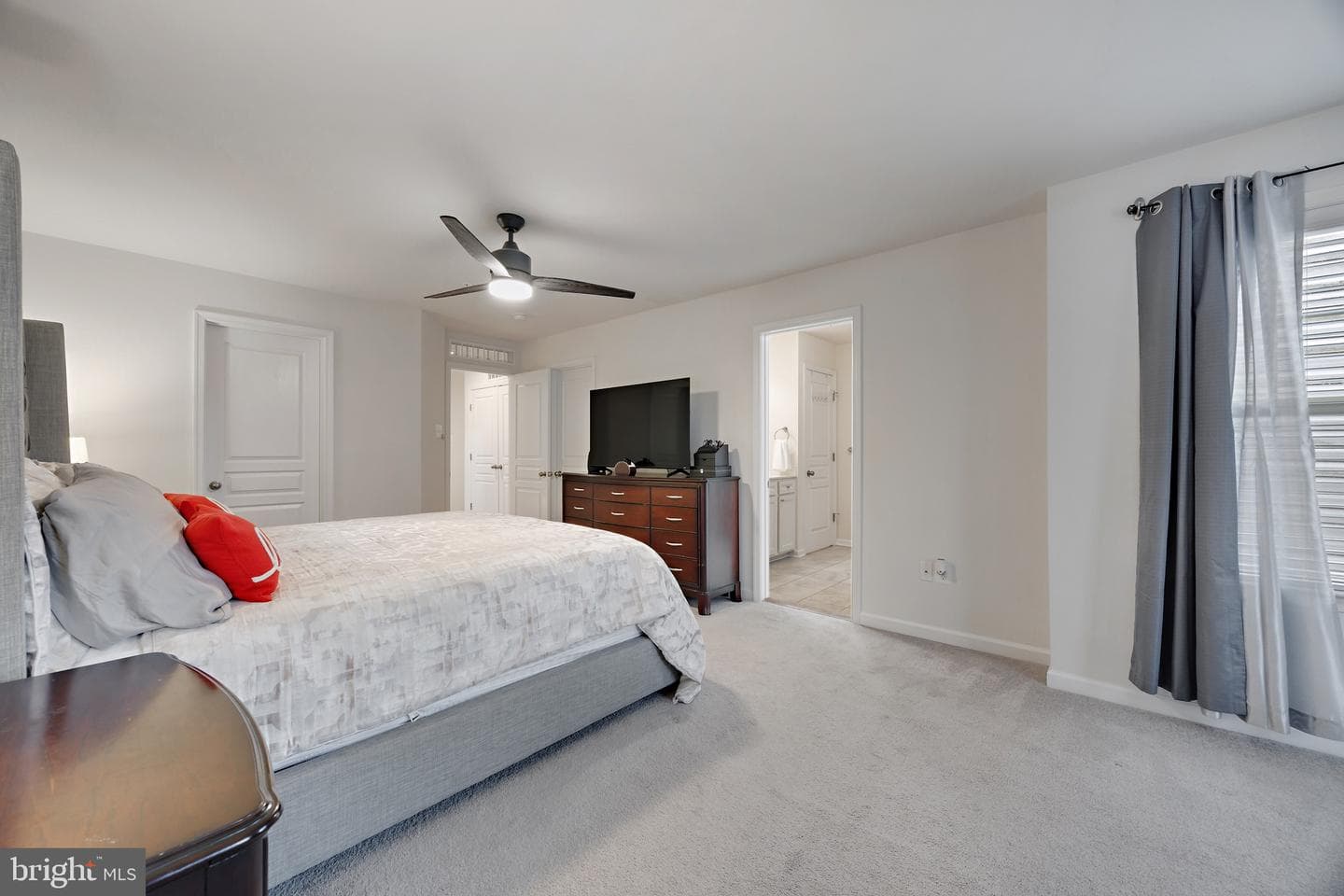 7545 Holly Ridge Drive photo 21