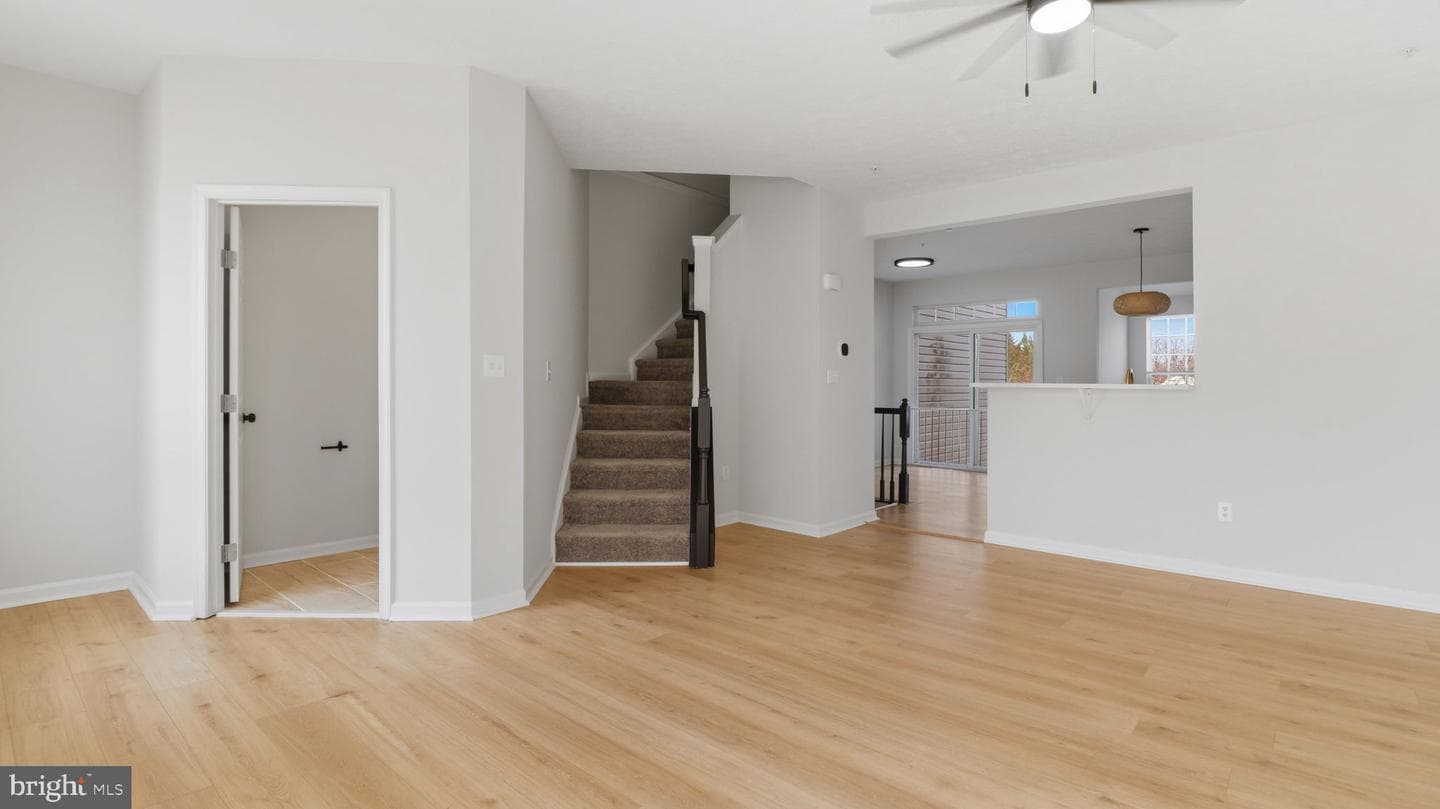 1404 Pangbourne Way photo 11