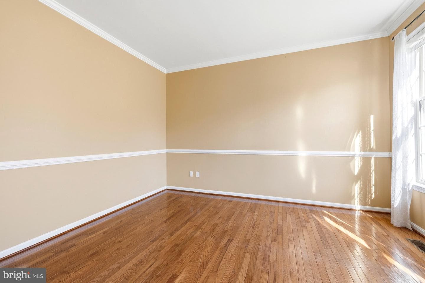 7810 Grandison Way photo 4