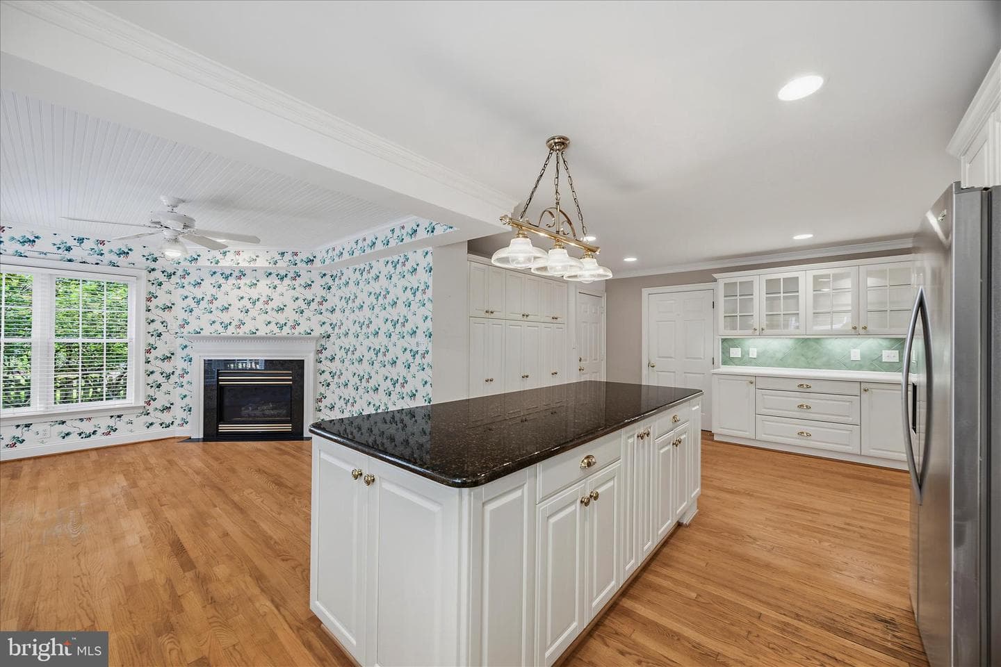 317 White Plains Court photo 11