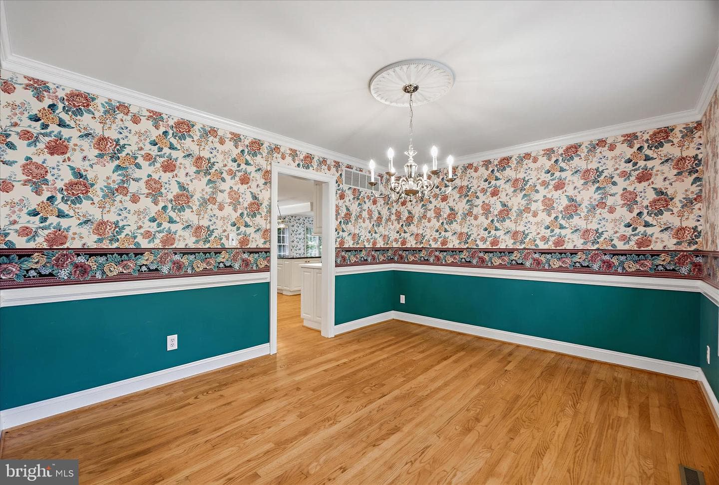 317 White Plains Court photo 18