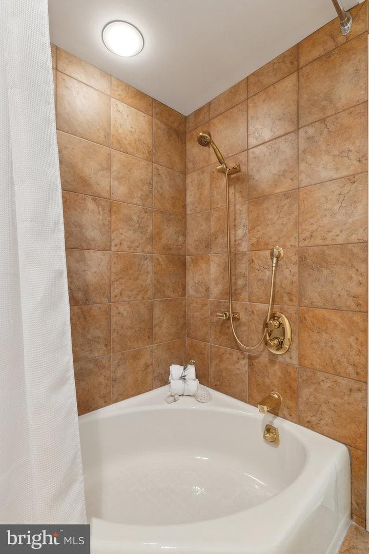 922 Old County Road photo 34