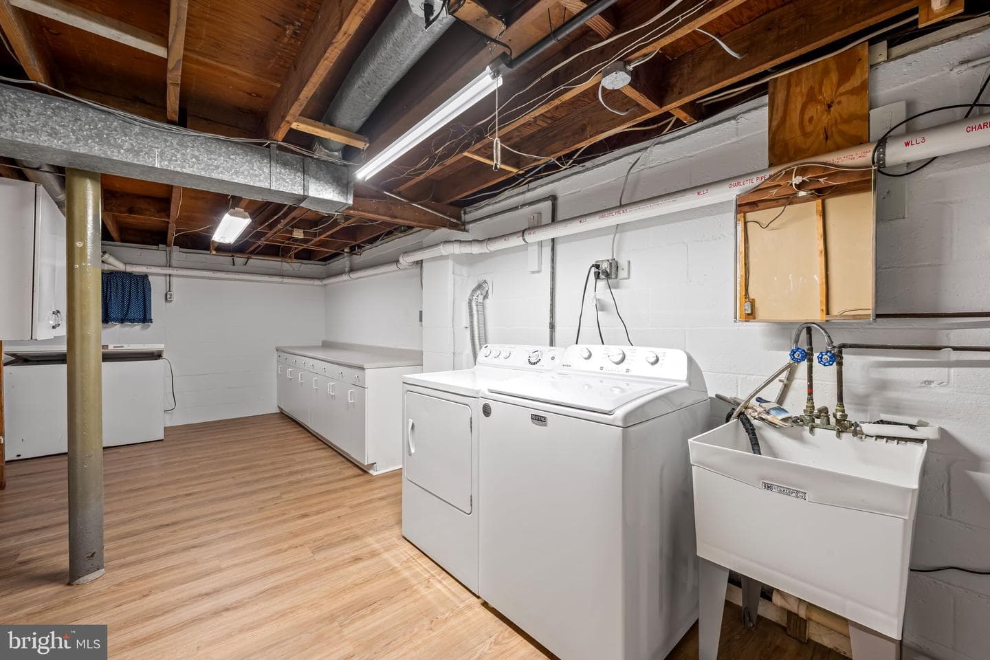 102 Charles Road photo 29