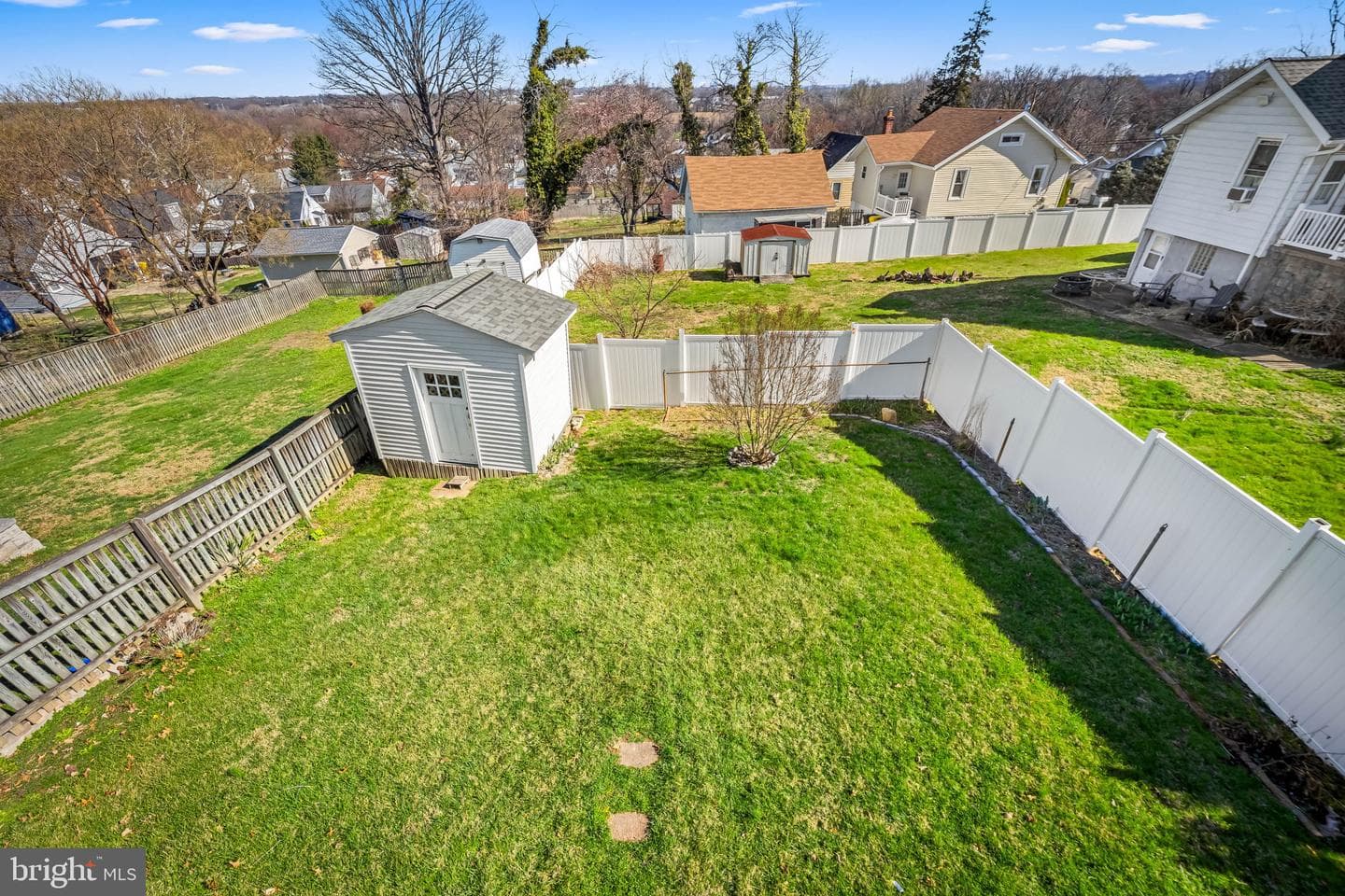 102 Charles Road photo 34
