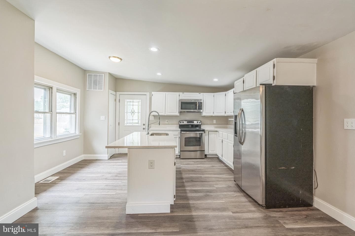 511 Sylvan Way photo 14