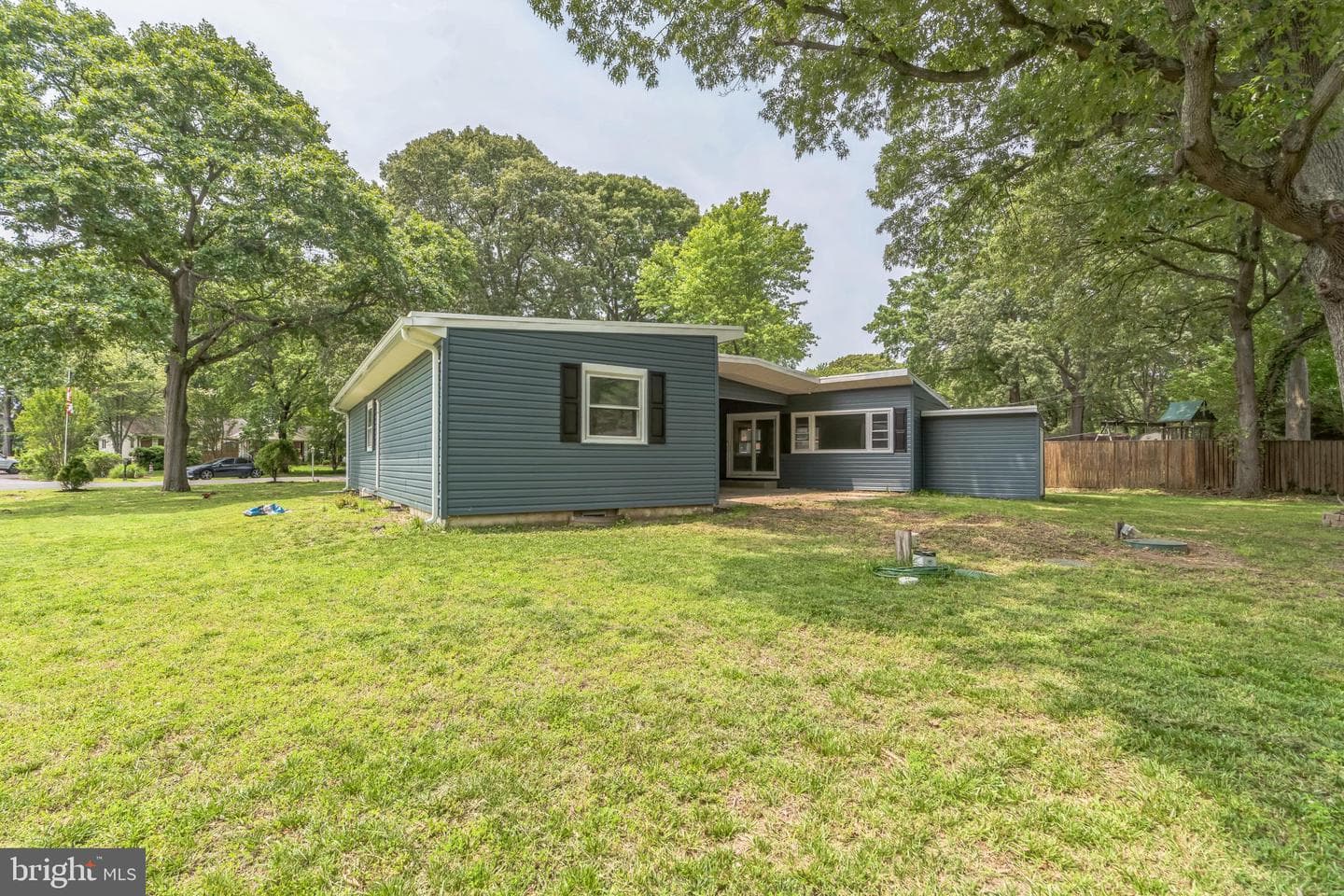 511 Sylvan Way photo 4