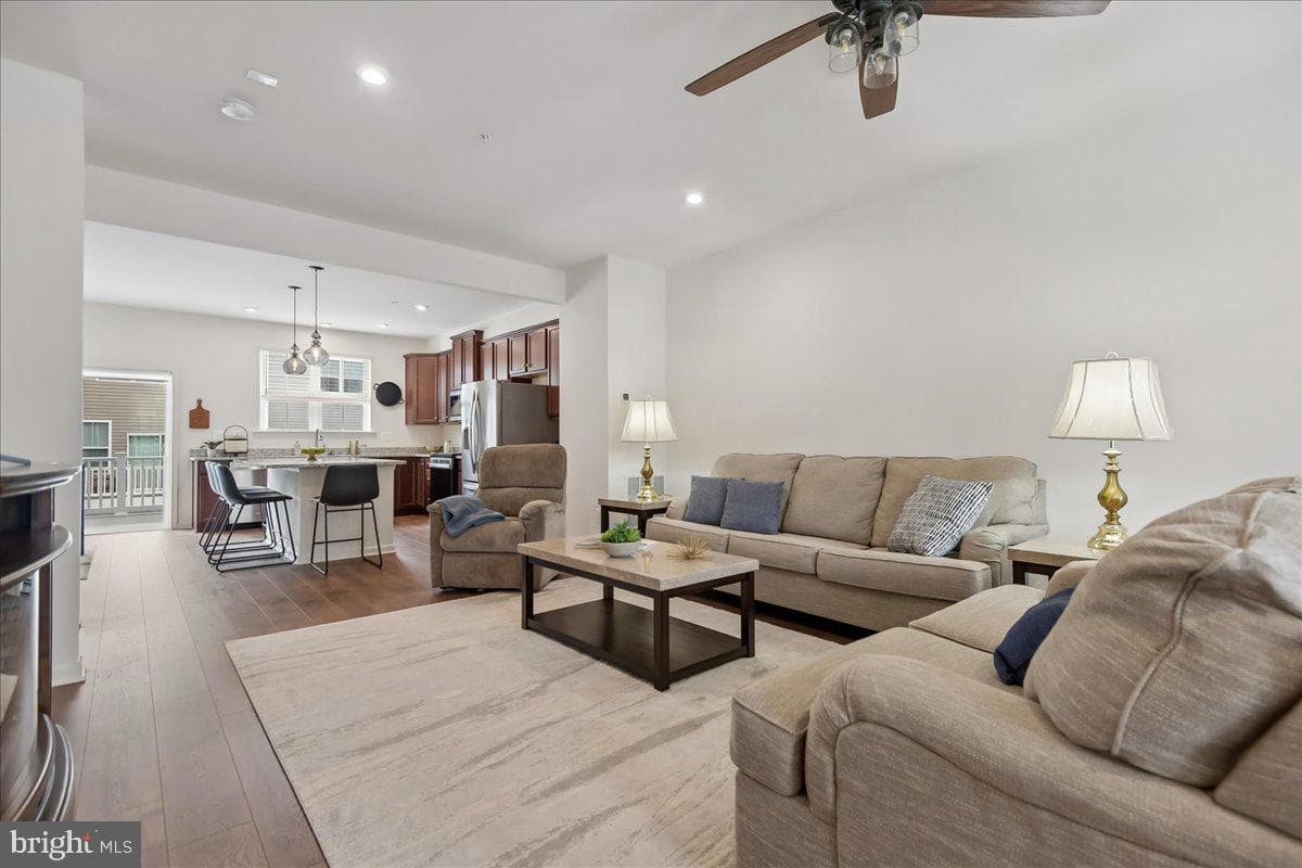 1813 Iris Lane photo 12