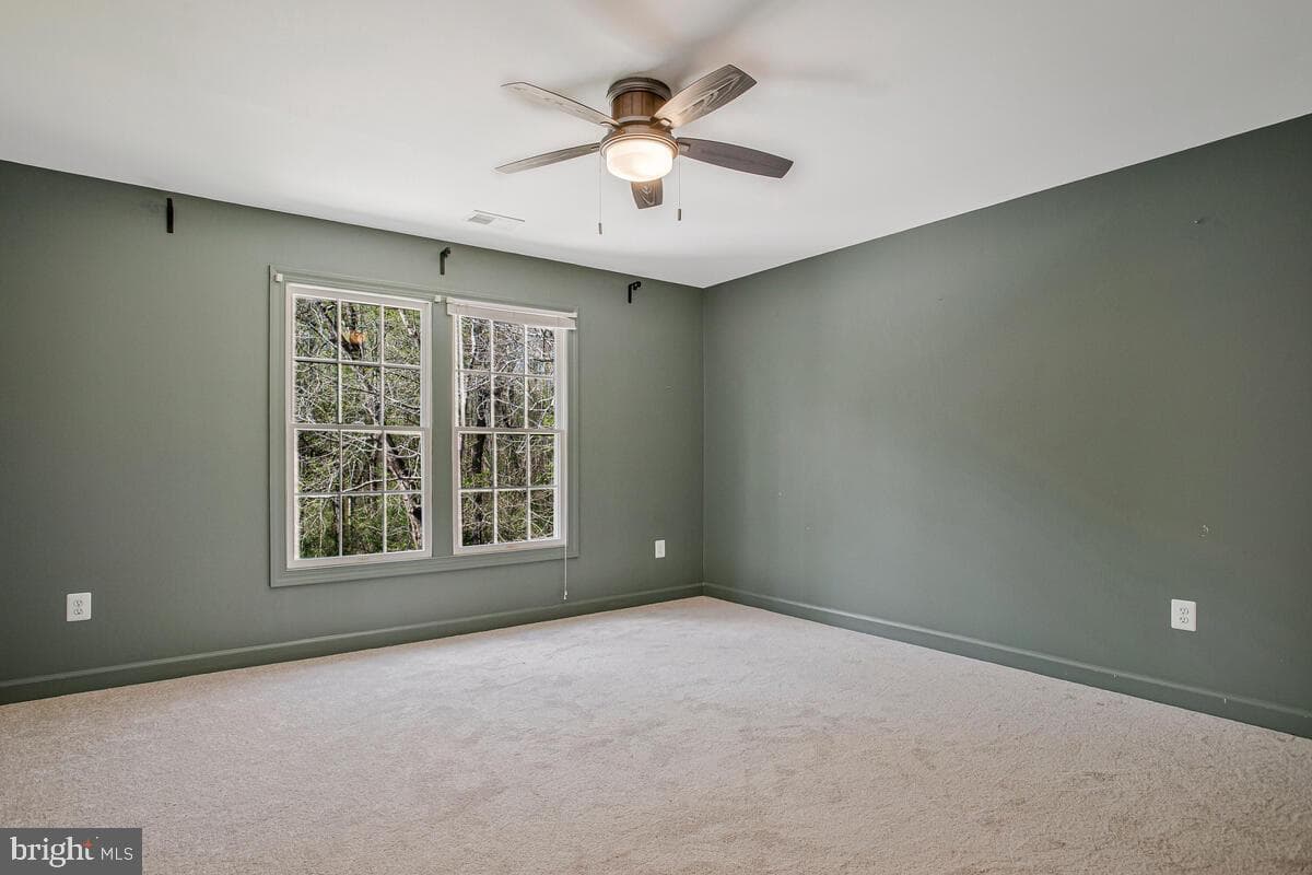 405 Pondview Lane photo 32