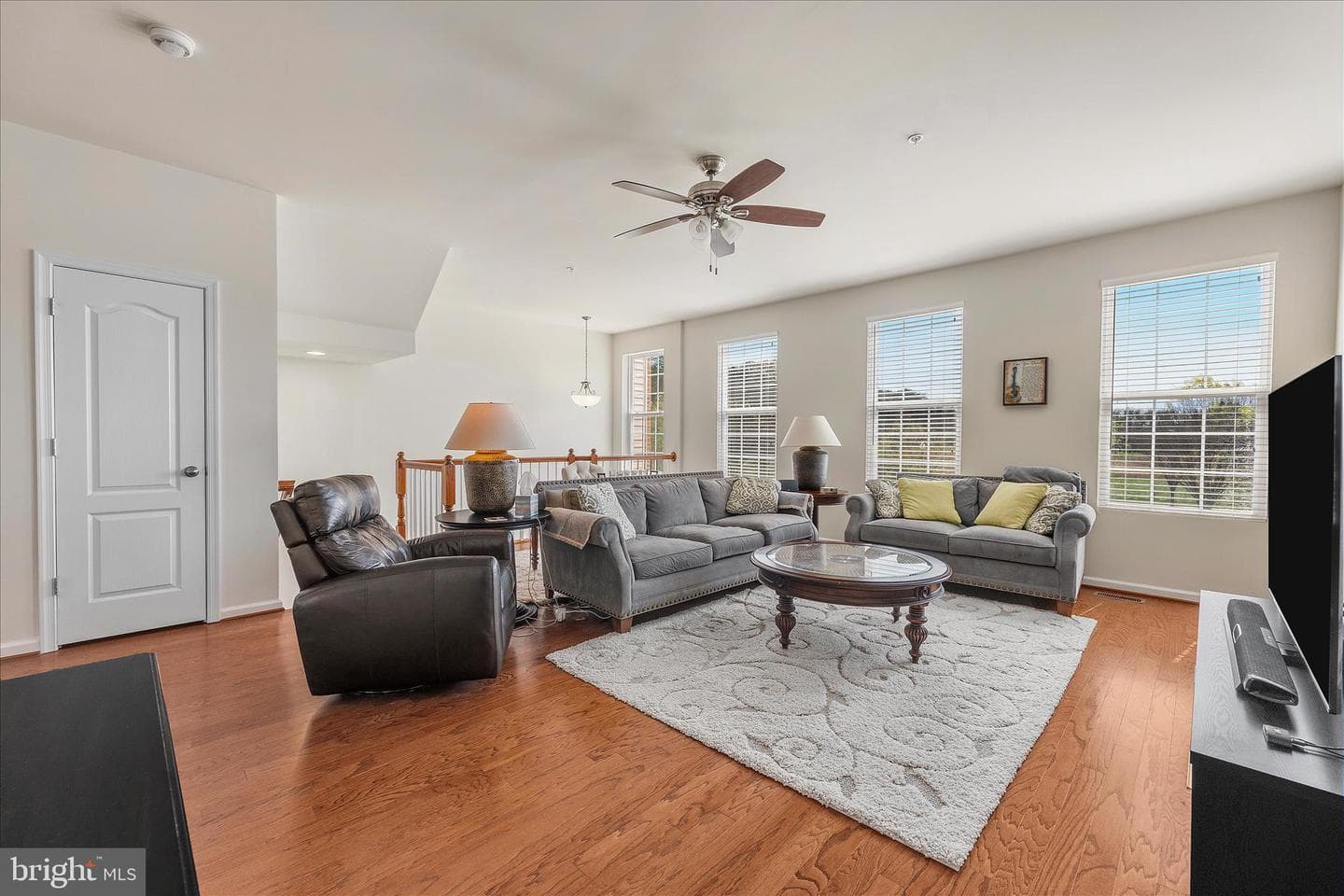 1038 Pultney Lane photo 4