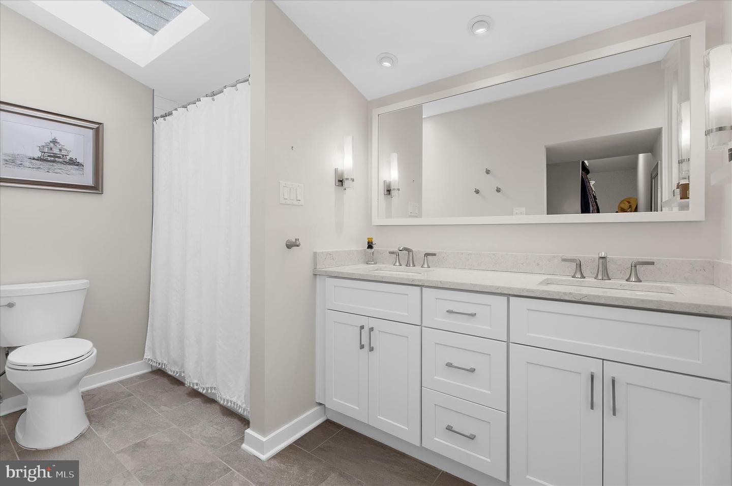 2642 Queen Anne Circle photo 22