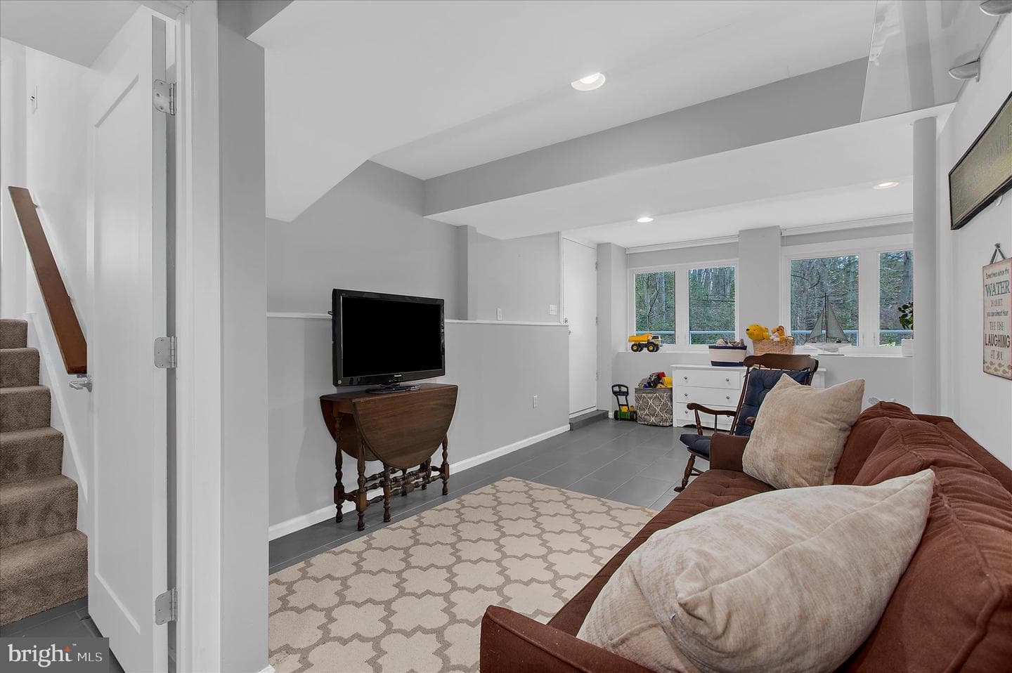 2642 Queen Anne Circle photo 33