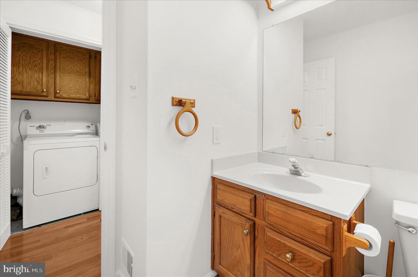 1678 Wickham Way photo 22