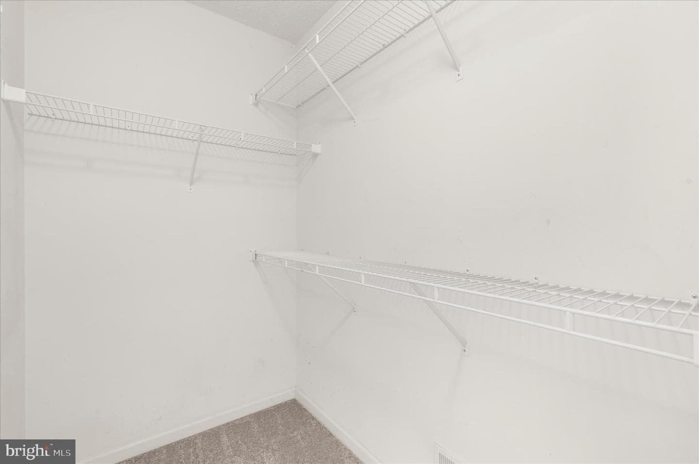 1678 Wickham Way photo 27