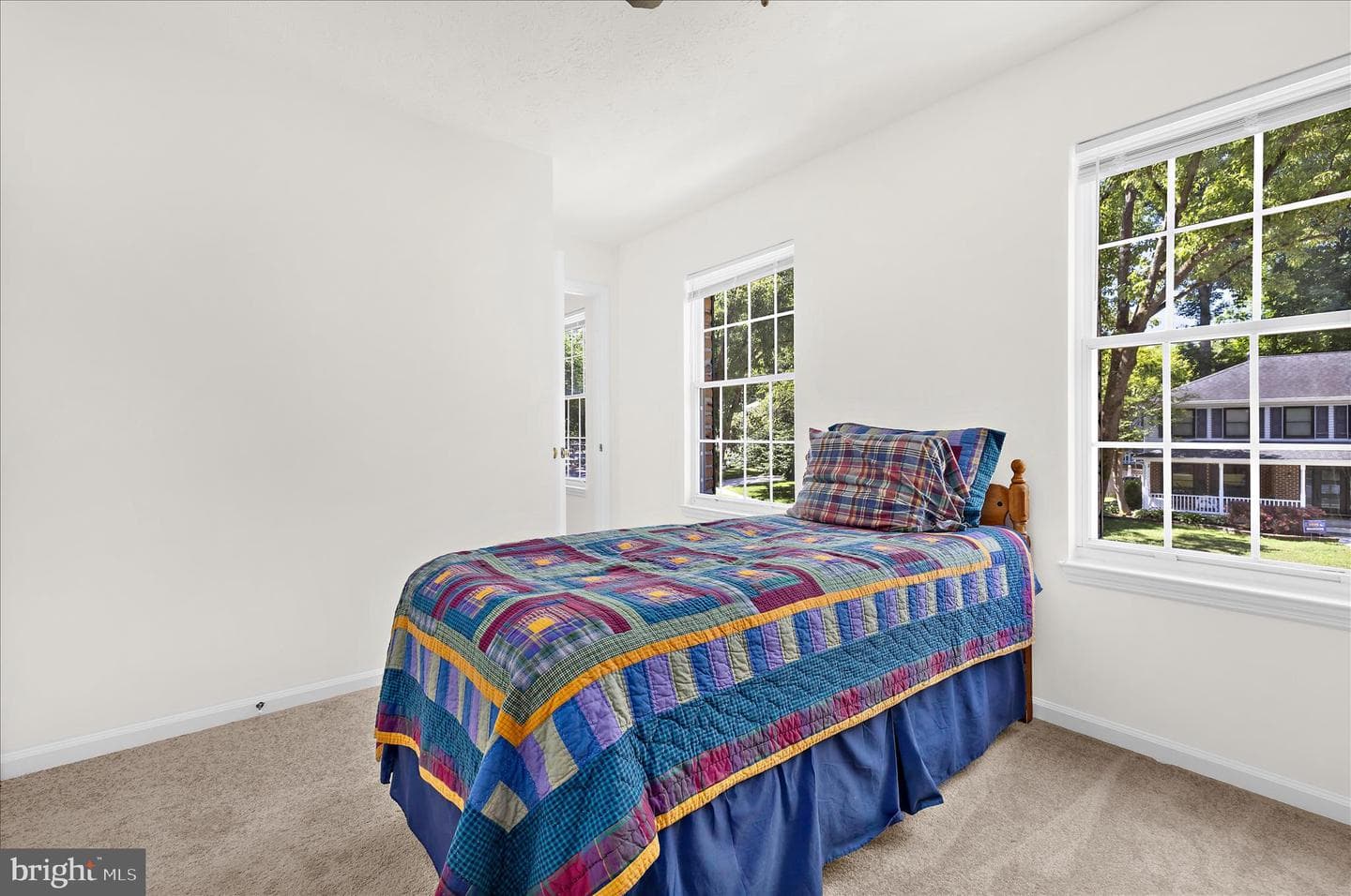 1678 Wickham Way photo 35
