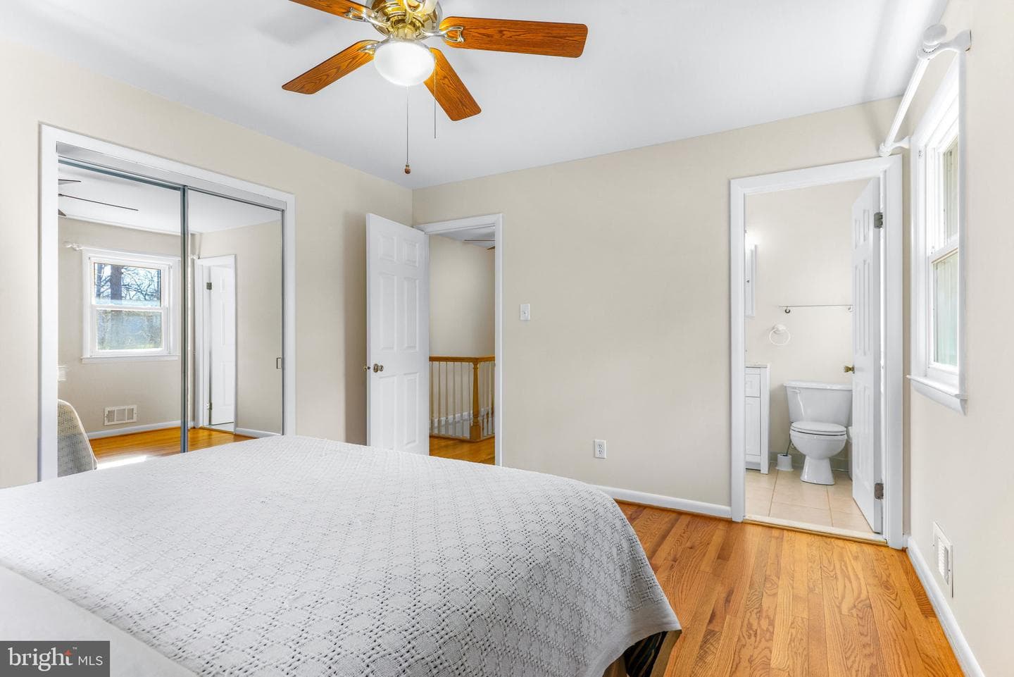 310 Fernwood photo 33