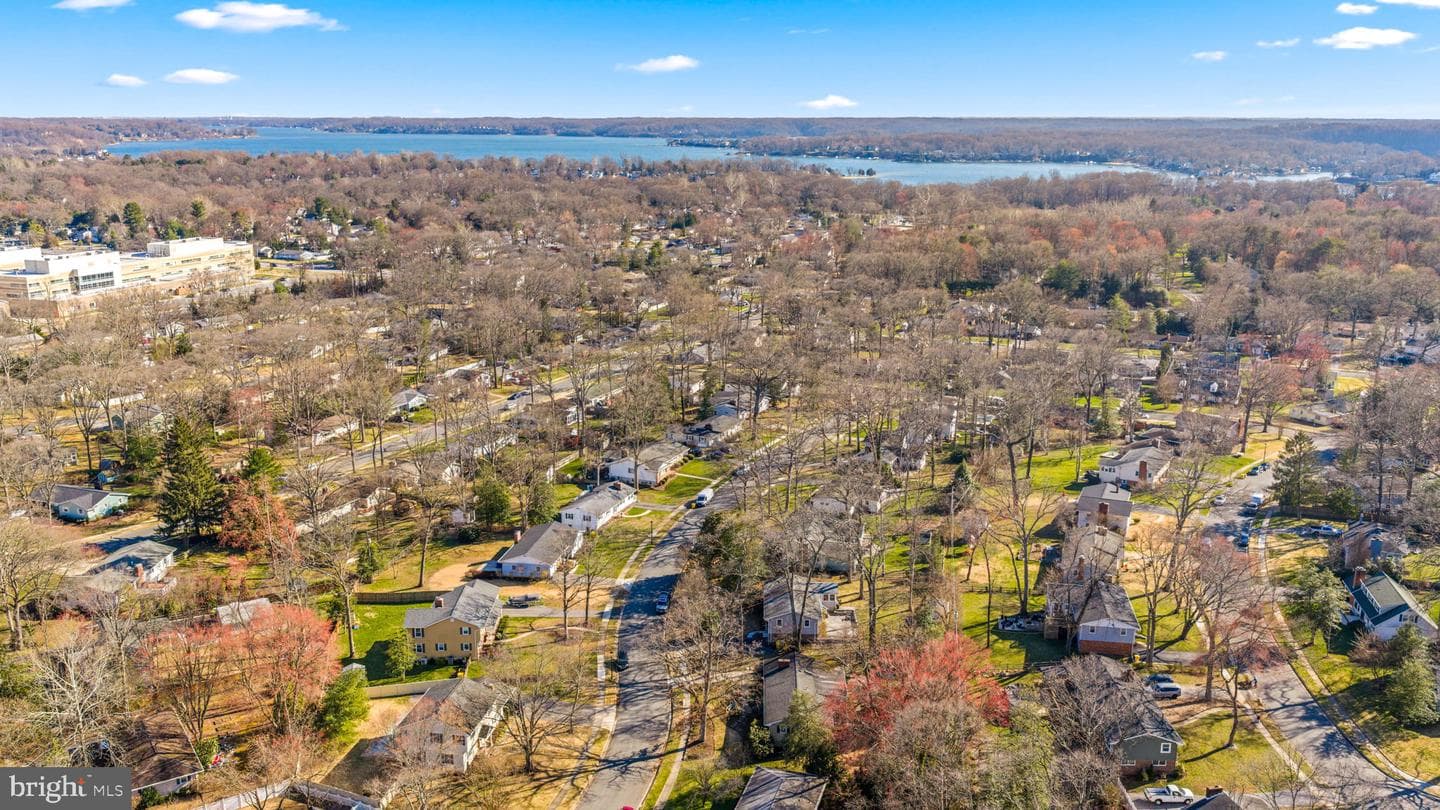 310 Fernwood photo 49